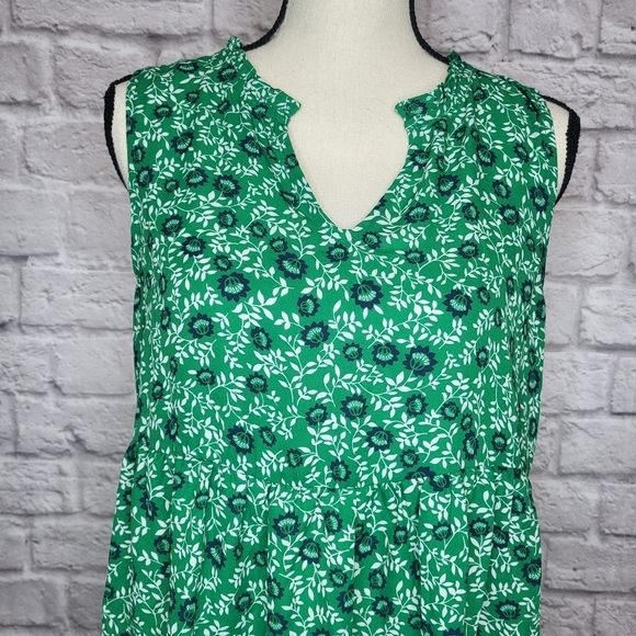 Bobeau Top Green White Blue Floral Split Vneck Sleeveless Women's Size M - Picture 3 of 8